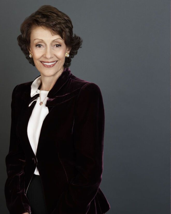 ANR era um dos produtos preferidos de Evelyn Lauder: aplicava-o todas as noites, após retirar a maquilhagem e antes de aplicar o creme de noite.