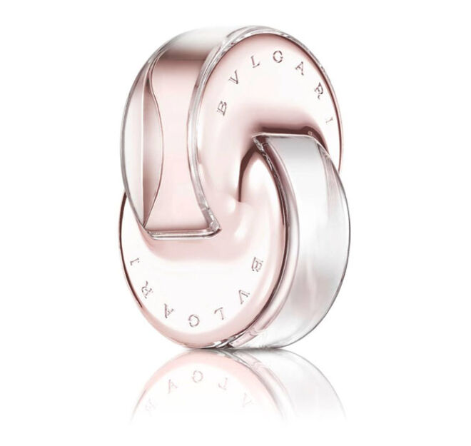 A cor rosa dourada é uma ?nuance? empoada que é ao mesmo tempo sossegada e luminescente, uma mistura de gentileza, calor e modernidade.