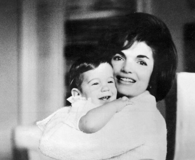 Jacqueline Kennedy: Um verdadeiro ícone de estilo