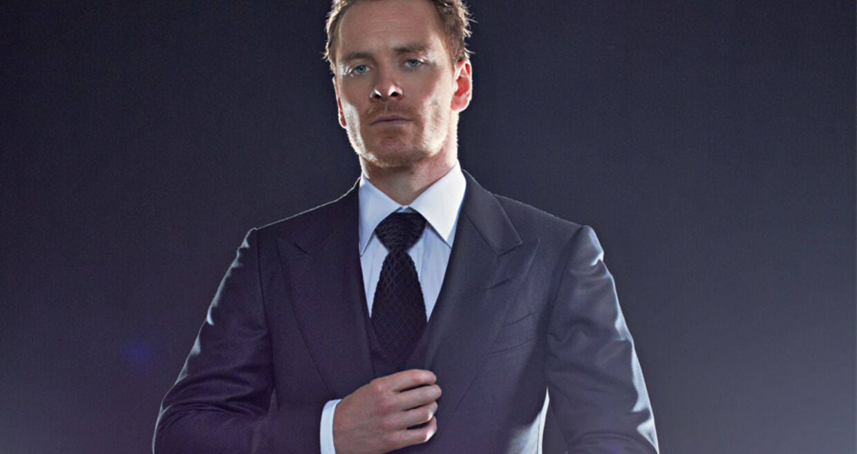Michael Fassbender na linha da frente