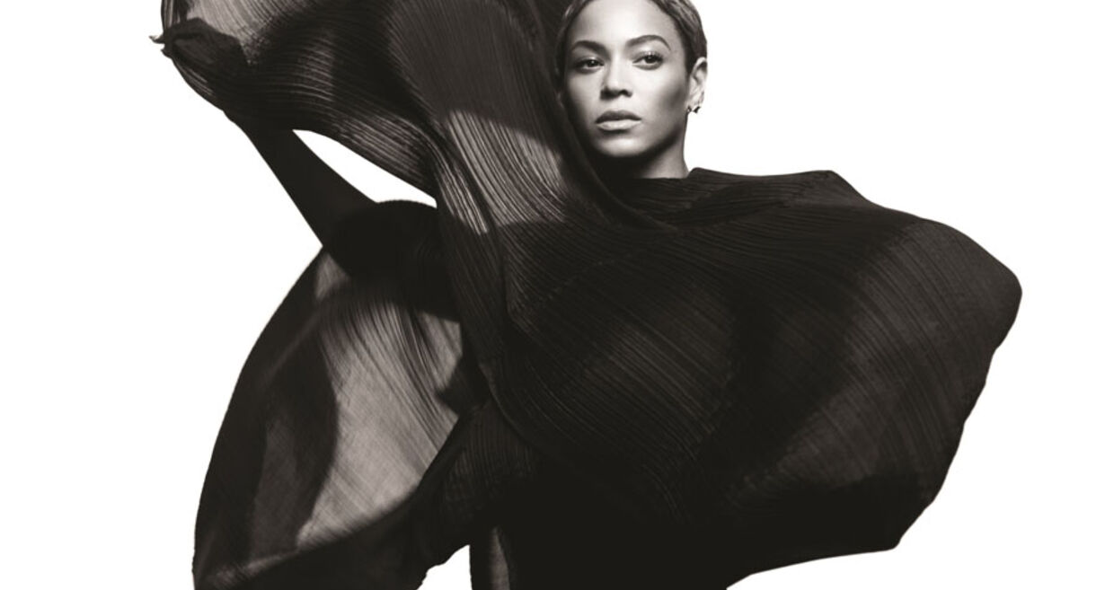 Queen B