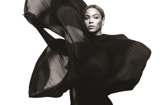 Queen B