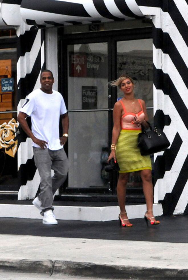 Queen B