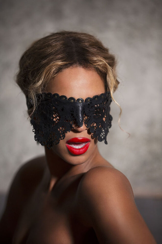 Queen B