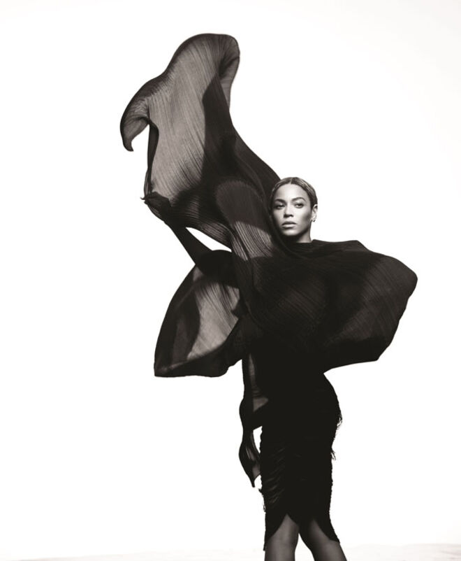 Queen B