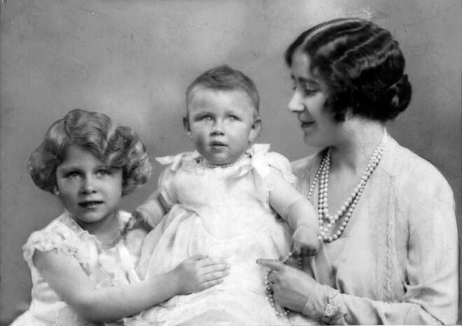 20 curiosidades dos 88 anos de vida de Isabel II