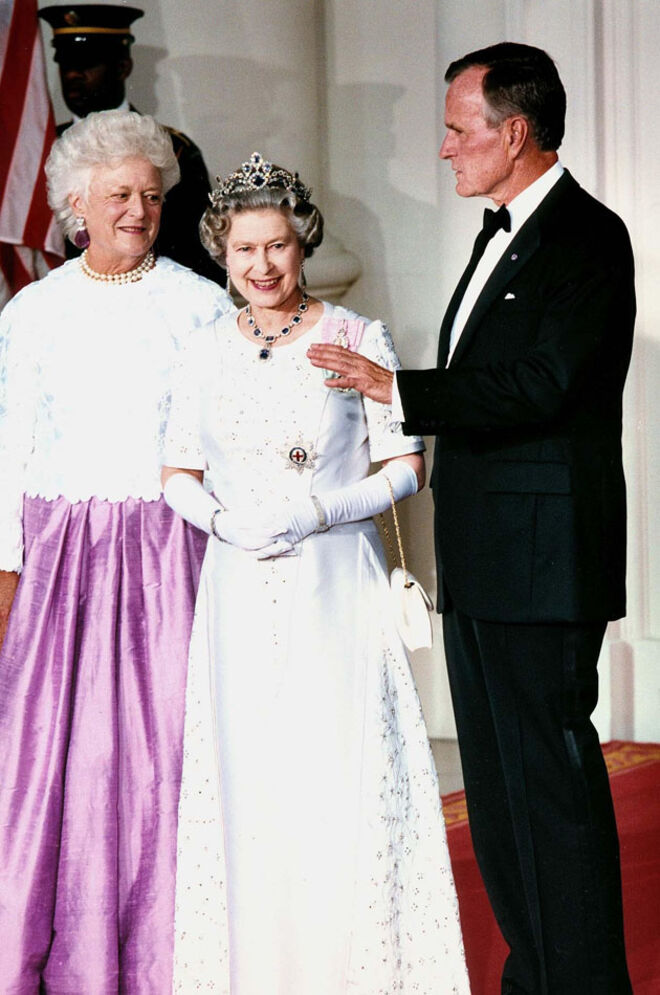 20 curiosidades dos 88 anos de vida de Isabel II