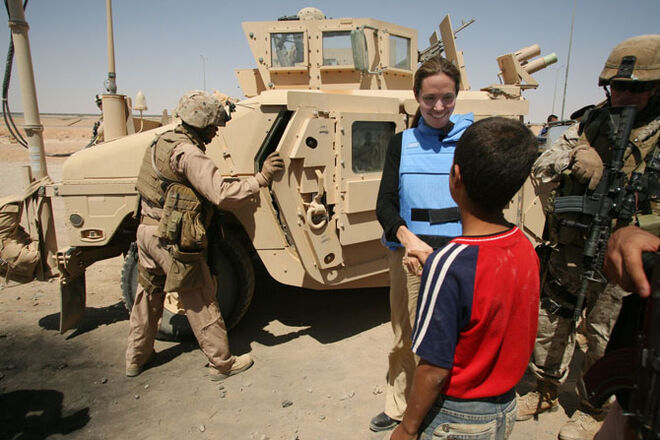 O Lado Humanitário de Angelina