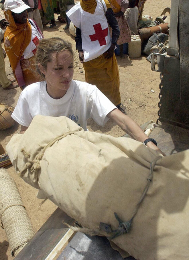 O Lado Humanitário de Angelina
