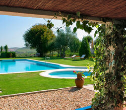 15 piscinas para mergulhar neste verão