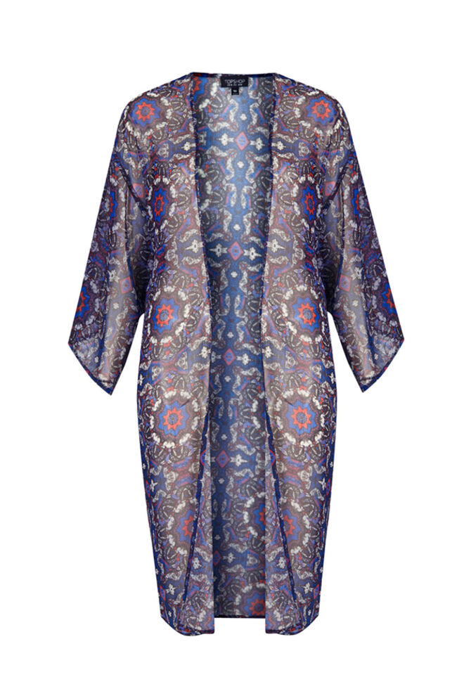 Quimonos e biquínis: a dupla deste verão 