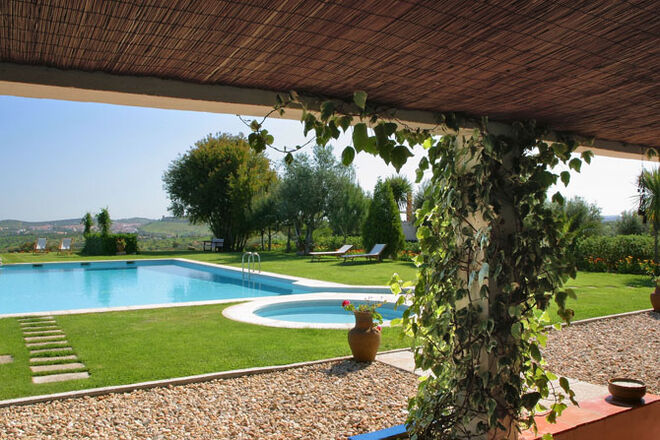 15 piscinas para mergulhar neste verão