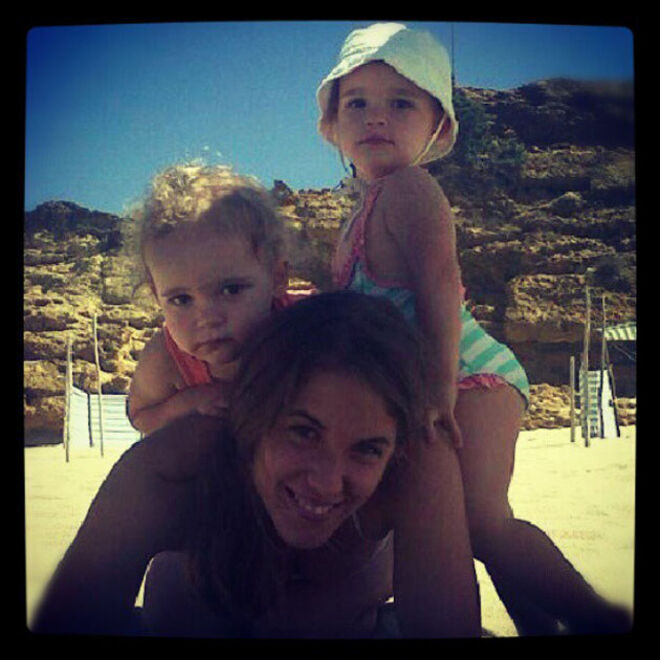 Ao som de Ana Stilwell...