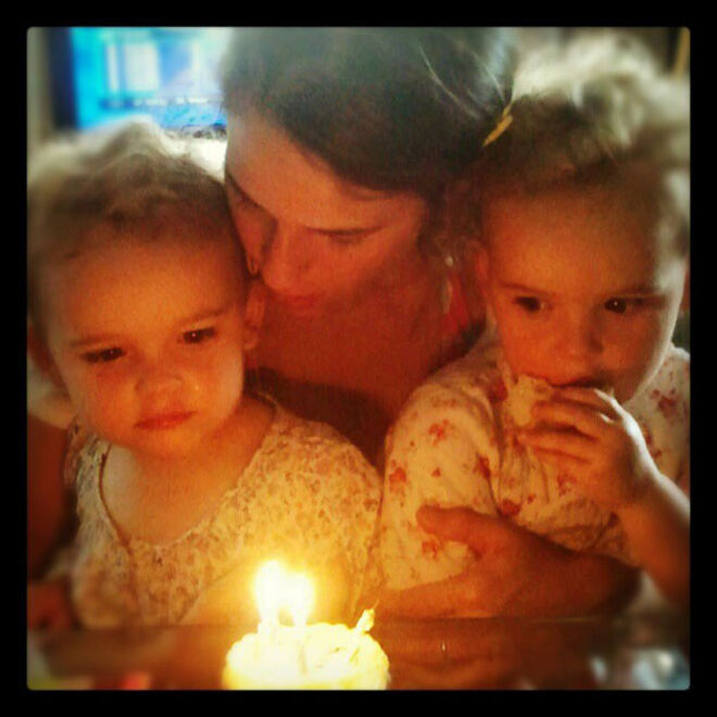 Ao som de Ana Stilwell...