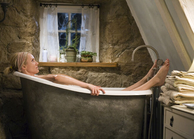 Costuma-se dizer que mais vale prevenir, que remediar e é bem verdade. É por vezes tentador não levar em viagem champôs, cremes etc porque achamos sempre que o hotel tem tudo à disposição. A melhor opção é levar pequenas embalagens de champô, gel de banho...