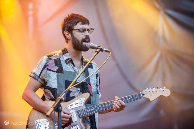Linda Martini nas margens do Taboão