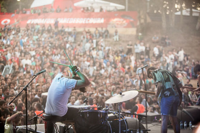 Linda Martini nas margens do Taboão