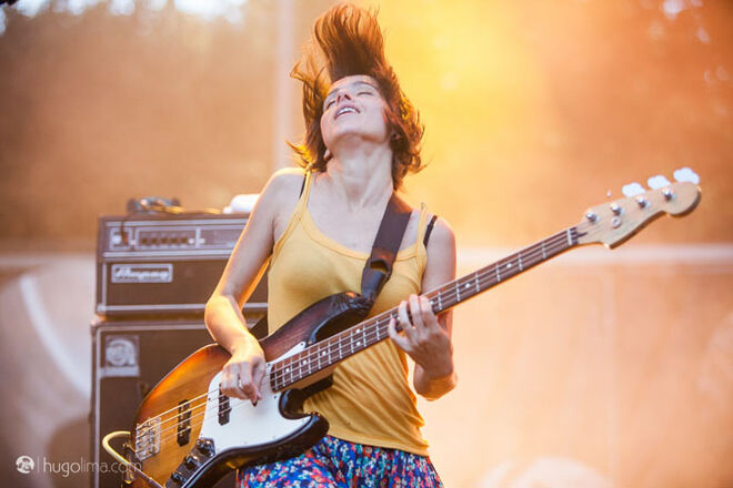 Linda Martini nas margens do Taboão