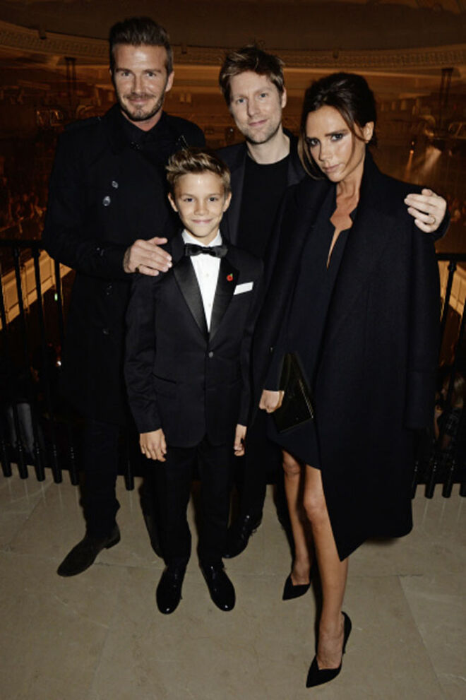 Romeo Beckham na campanha natalícia da Burberry