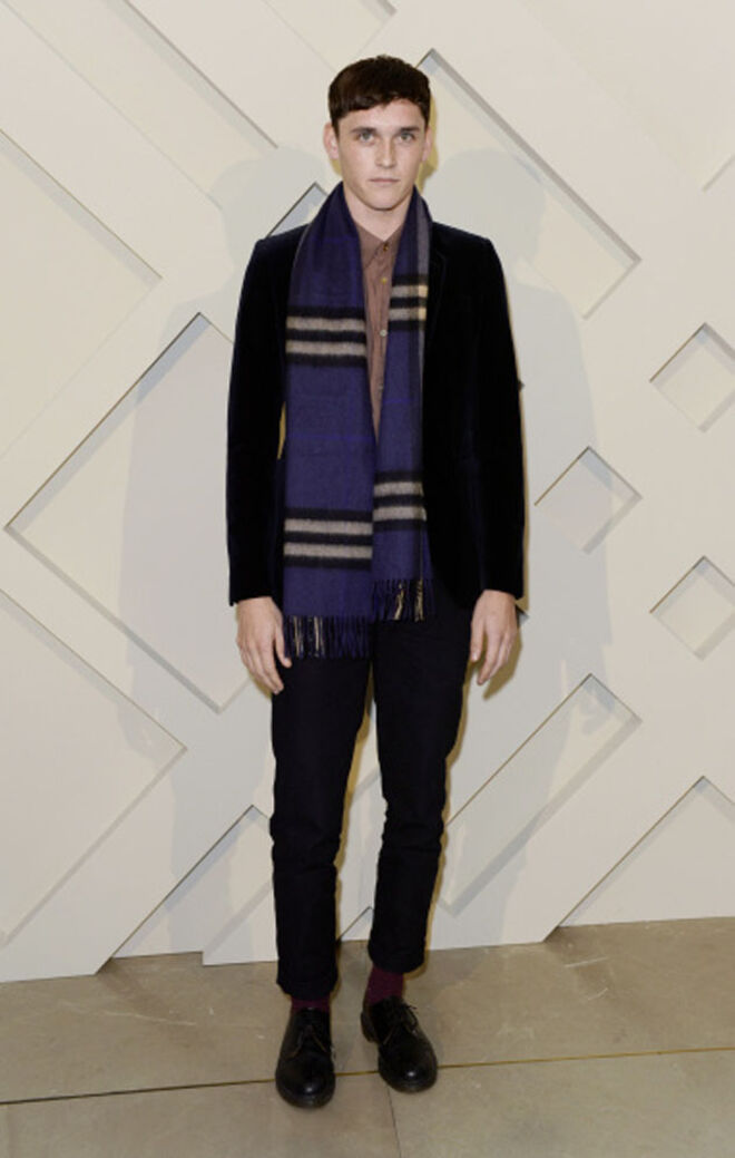 Romeo Beckham na campanha natalícia da Burberry