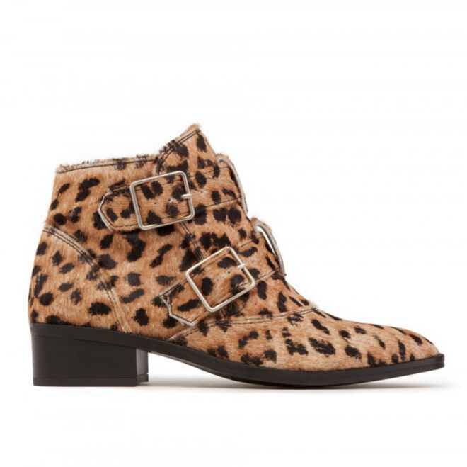 Os botins ideais para usar com skinny jeans