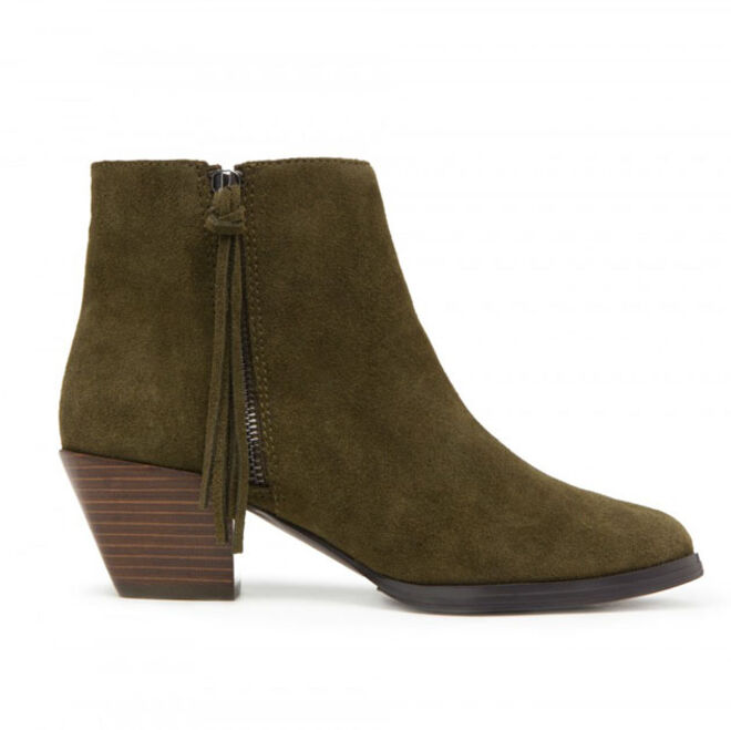 Os botins ideais para usar com skinny jeans