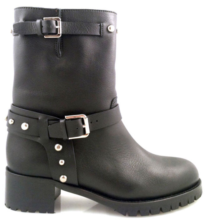 Os botins ideais para usar com skinny jeans