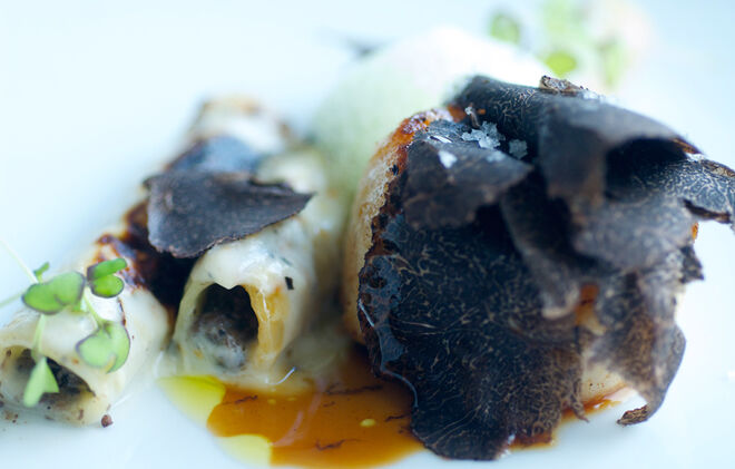 Eleven com jantar especial de trufas negras