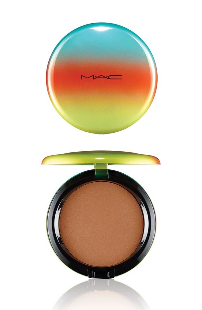 Pó bronzeador no tom Refined Golden