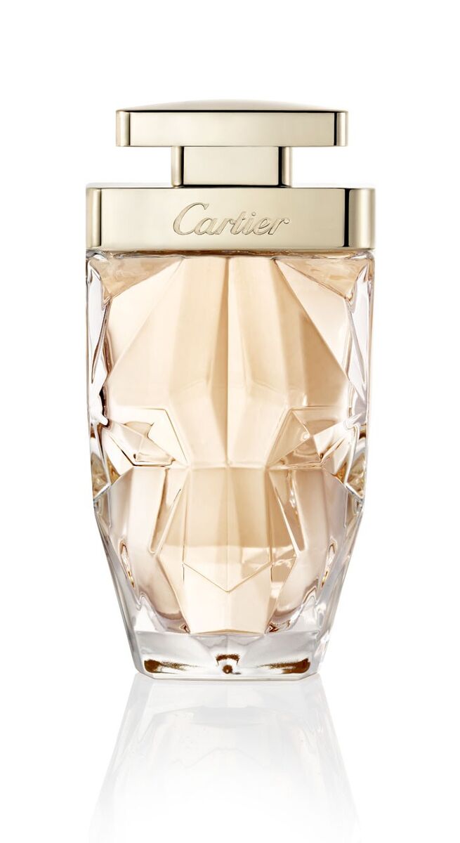 25. Aroma com garra: o perfume La Panthère, da Cartier, reinventa-se agora na versão Eau de Parfum Légère. Dentro do frasco, com os traços da cabeça de uma pantera esculpidos, está um aroma pautado por notas balsâmicas e dotado de uma leveza primaveril. Disponível em três tamanhos.
