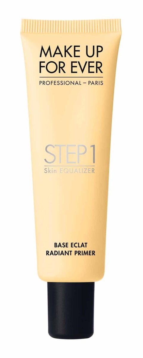 Para peles escuras e mestiças, a base éclat radiant primer amarela da Sephora é a escolha ideal, pois releva a luminosidade natural da pele. Pode também ser utilizada por peles um pouco mais claras para criar um ton bronzeado.
