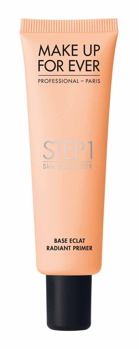 A base éclat radiant primer pêssego da Sephora dá um aspeto uniforme e sem cor, conferindo um look europeu, de pele clara.