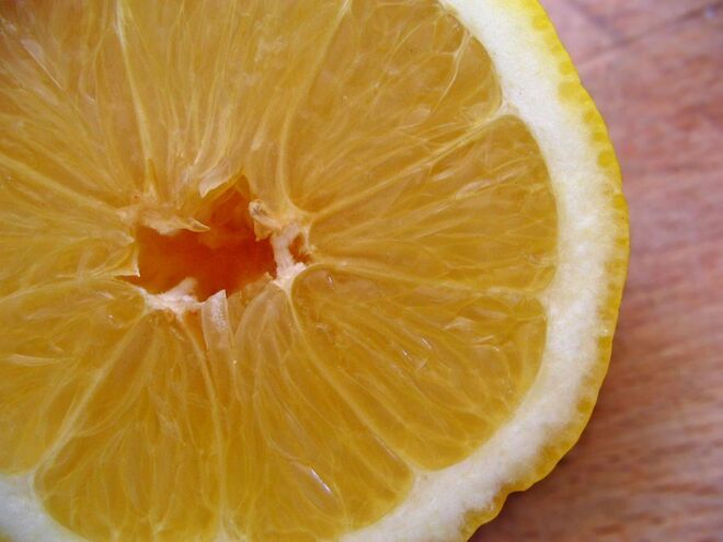 As frutas cítricas são boas para perder peso. Beba um litro por dia do seu mix preferido e, voilà, elimine algumas medidas em pouco tempo. 