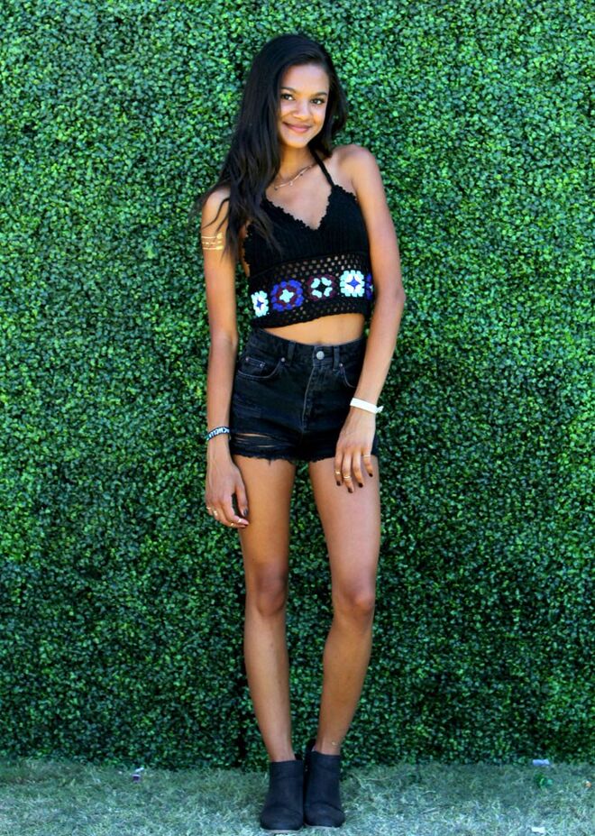 Amanda Mayfield vesteTop Shop e Tilly's 