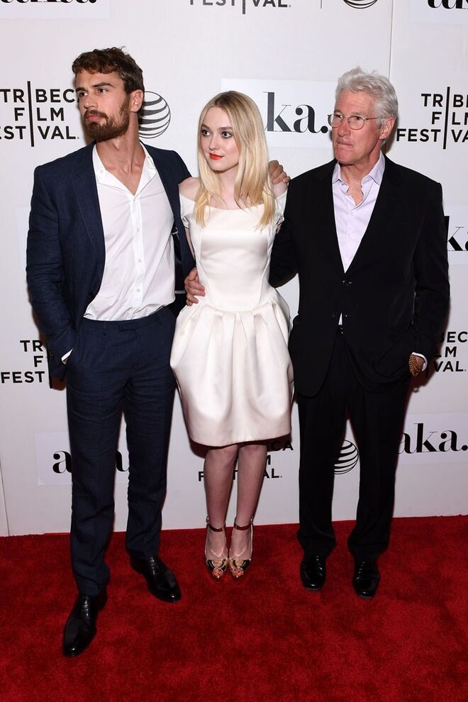 Theo James, Dakota Fanning e Richard Gere