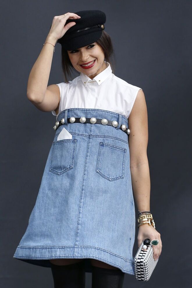 Ganga + camisas é sempre uma boa aposta. Aqui, Miroslava Duma num vestido Chanel.