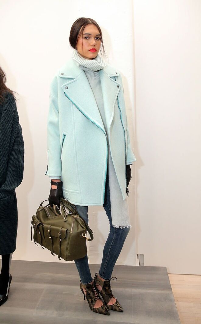 Com as sandálias com atilhos, umas das tendências da estação.