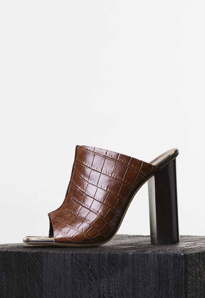 Mules em pele, Céline (preço sob consulta)