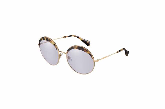 Óculos em acetato e metal, €230, Miu Miu, em www.mytheresa.com 