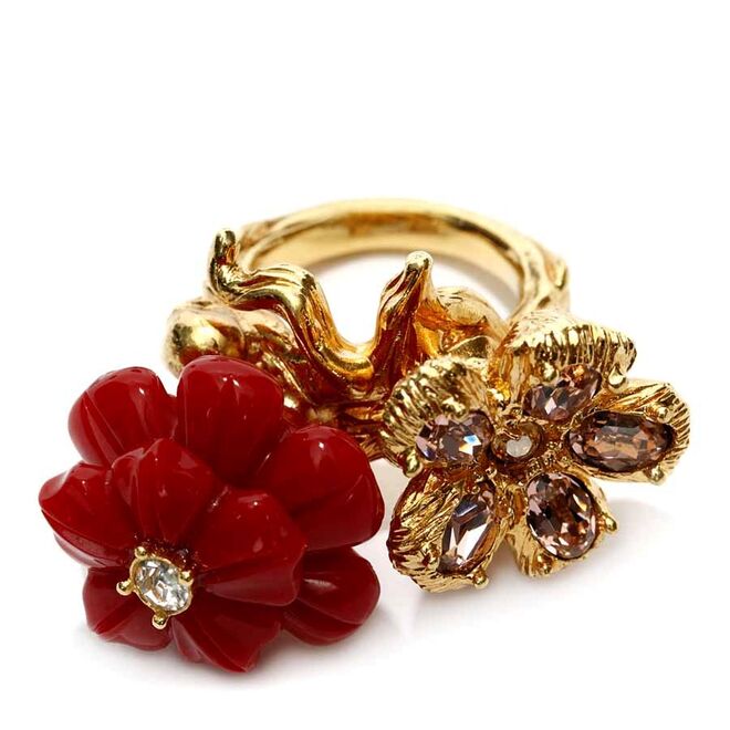 Anel em metal e esmalte com cristais Swarovski, €245, Alexander McQueen