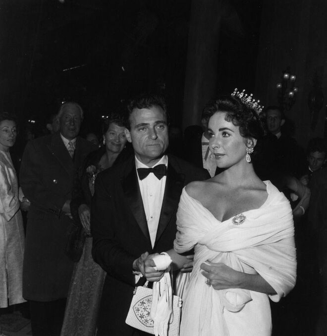1957 | Elizabeth Taylor com o marido  Mike Todd