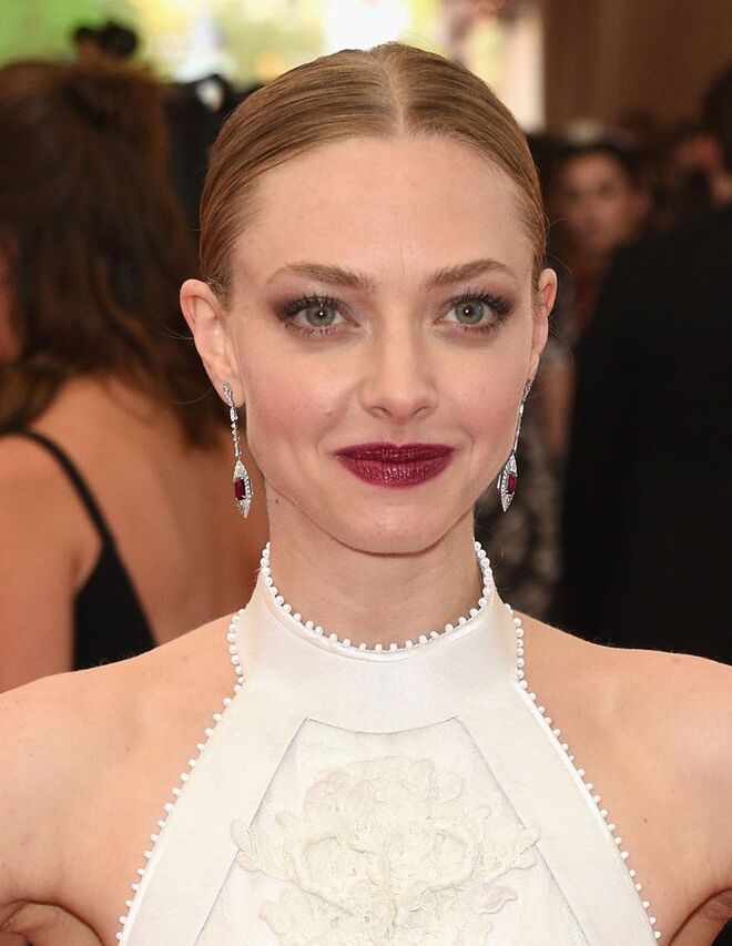 Amanda Seyfried | A atriz Amanda Seyfried junta-se à lista das mulheres descontentes com esta realidade. Em 2015, disse: “Há uns anos, num dos filmes que fiz com maior orçamento, descobri que me estava a ser pago apenas 10% daquilo que o meu colega de elenco estava a receber, e ambos estávamos no mesmo status da profissão”, terá dito. Não chegou a revelar em que filme se passou, mas a desigualdade é evidente.