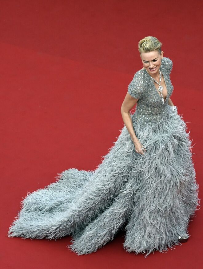 Naomi Watts em Elie Saab e joias Bulgari