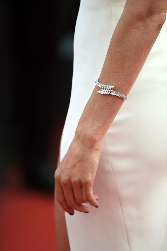 Doutzen Kroes om pulseira Chopard’s Green Carpet Collection