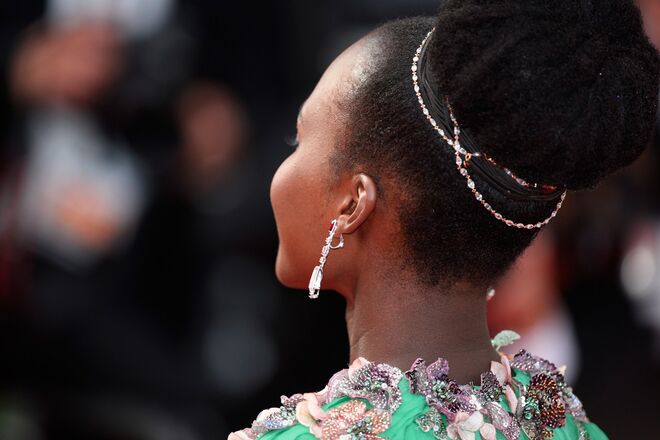 Lupita Nyong’o com brincos Chopard's Temptations Collection