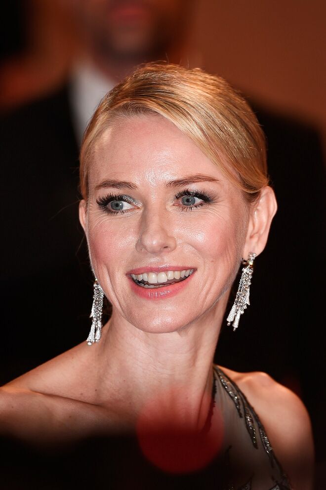 Naomi Watts, com joias Bulgari