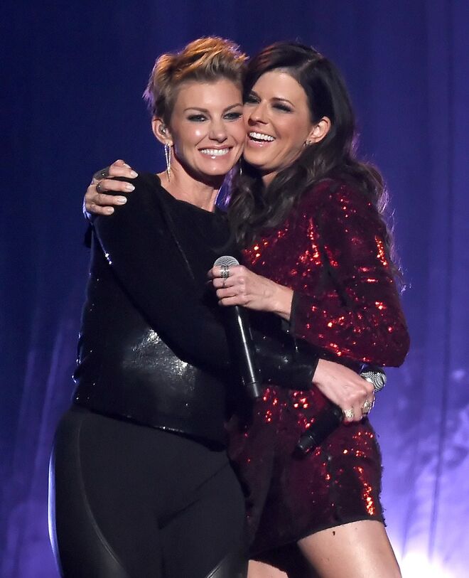 Karen Fairchild e Faith Hill