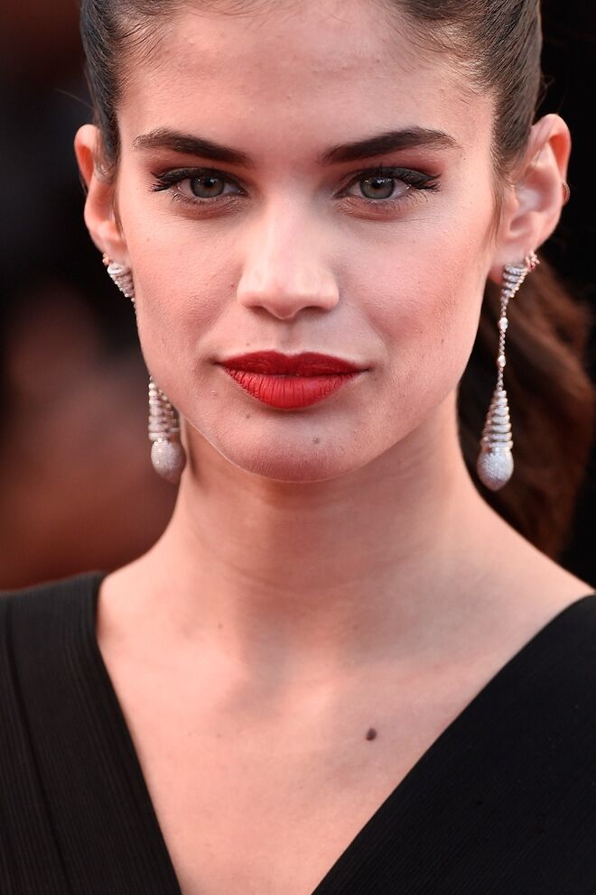 Sara Sampaio, com joias Avakian