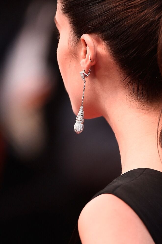 Sara Sampaio, com joias Avakian