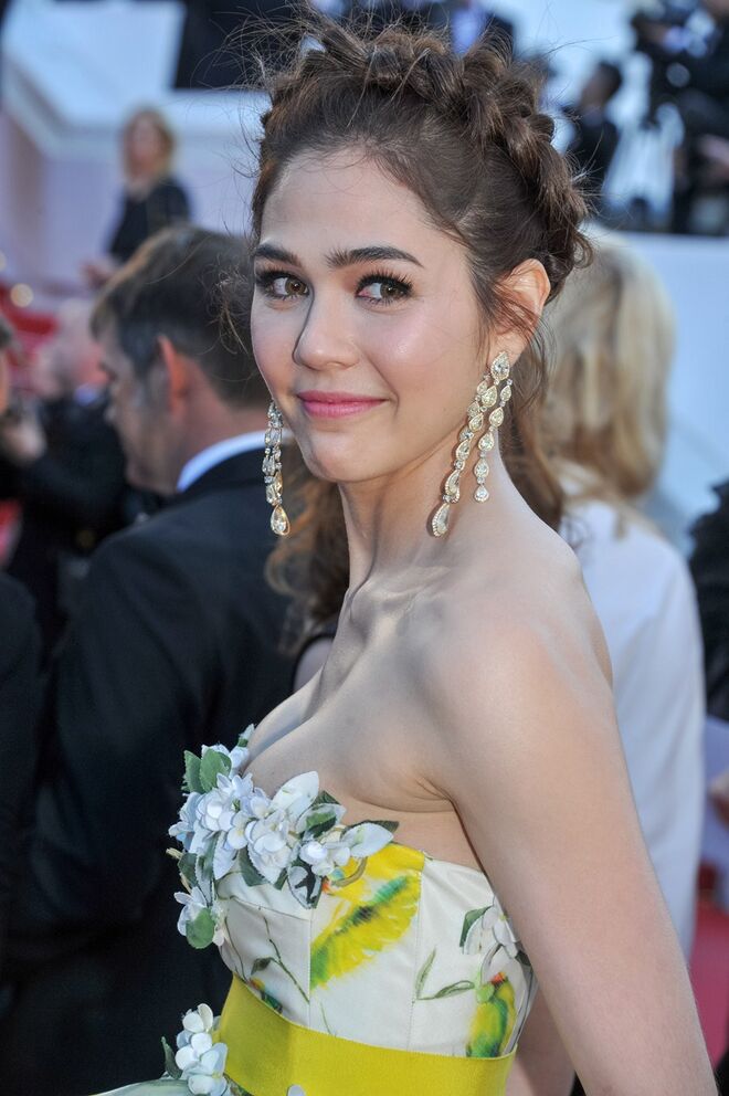 Araya Hargate com joias Chopard